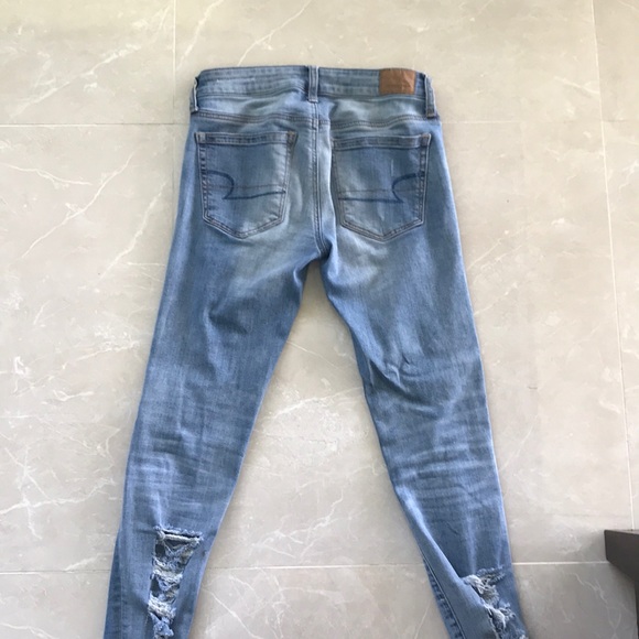 American Eagle stretch light wash ripped jeans - Picture 2 of 3